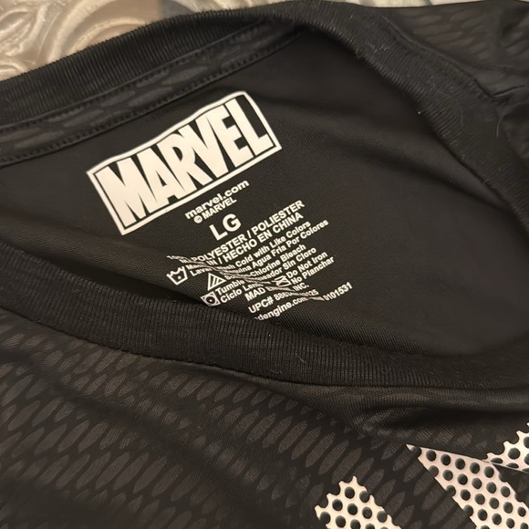 Marvel NWT Large The Punisher Show No Mercy with Skull Black Tee Shirt - Picture 5 of 5